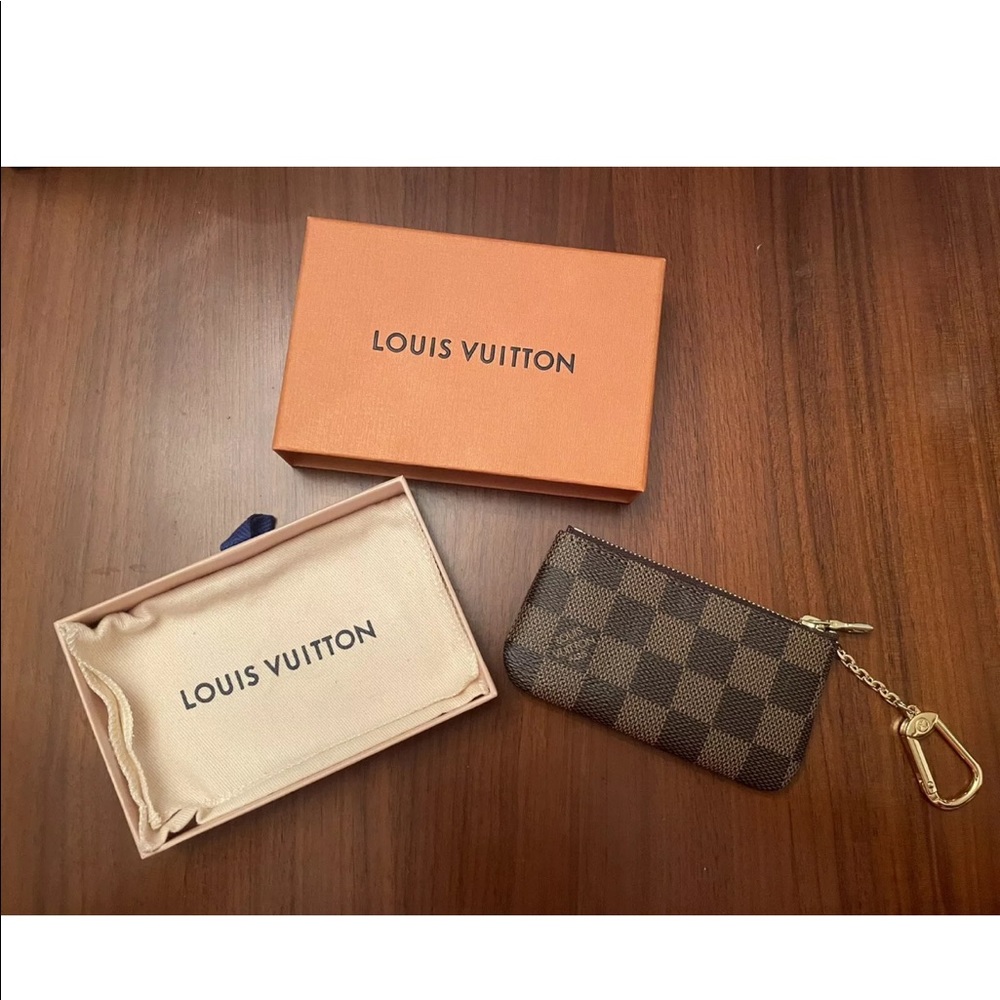 Brand New Louis Vuitton Damier Ebene Key Pouch